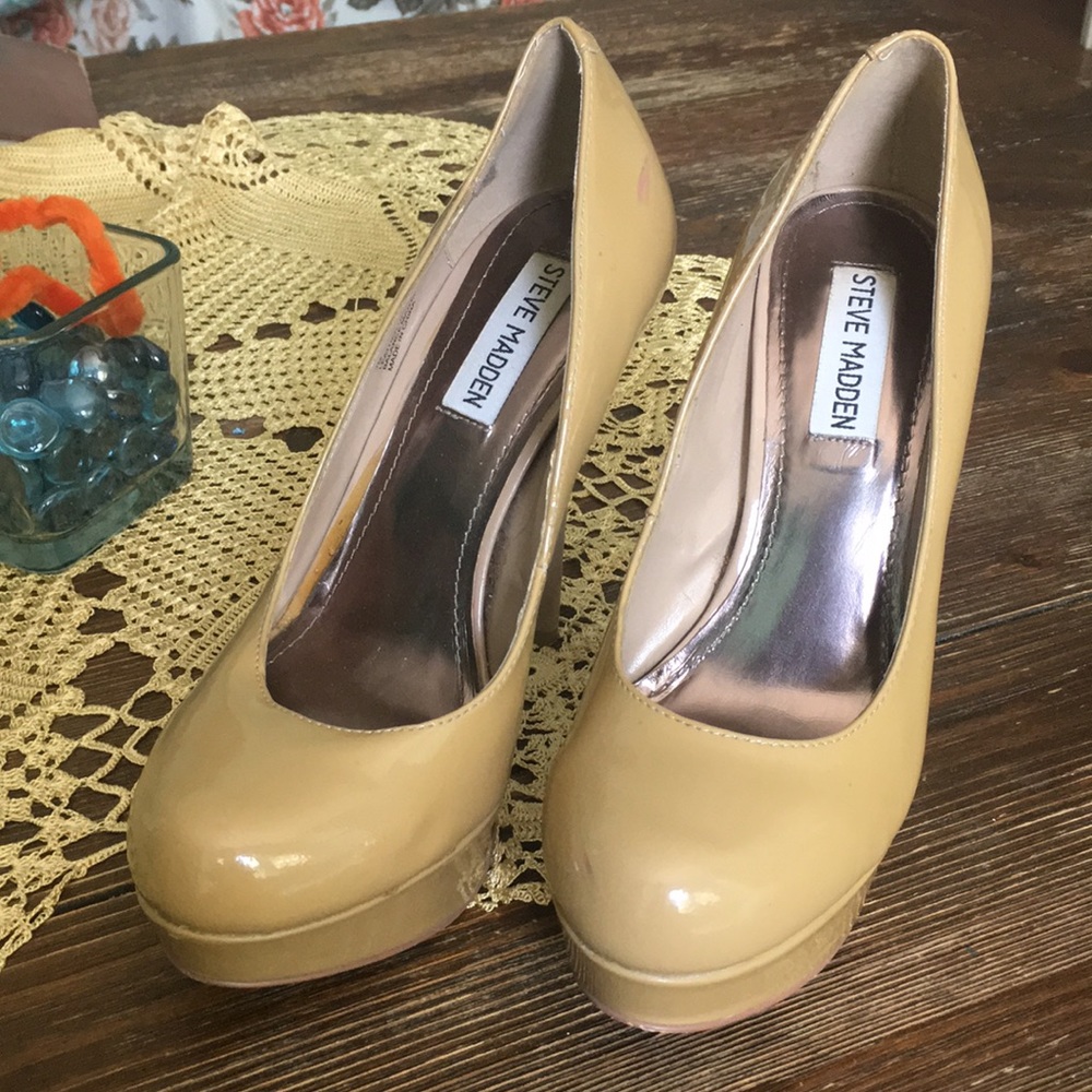 Steve madden beige pumps size 7